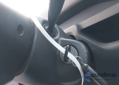 2004 Scion Xb z USA, uszkodzony, nr VIN JTLKT324840165497